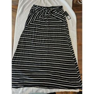 GNW - Maxi Skirt - SIZE M WOMENS - Black and White Stripes Long Skirt NWT